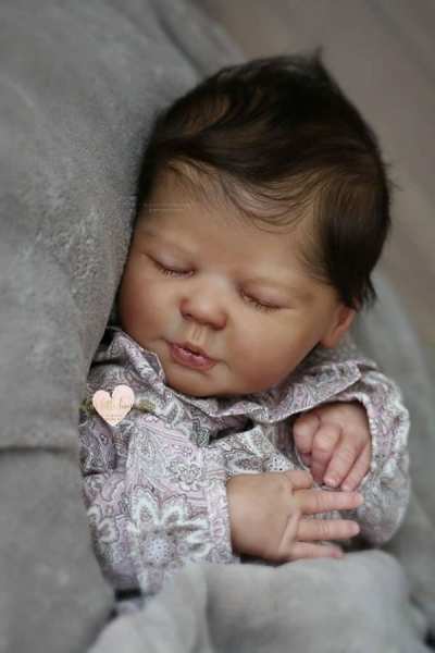 baby reborn valentina